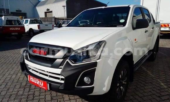 Tenga Tsaru Isuzu KB Chena Mota in Beitbridge in Matabeleland South Tenga Tsaru Isuzu KB Chena Mota in Beitbridge in Matabeleland South