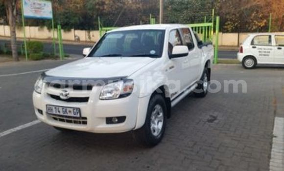 Nunua Ilio tumika Mazda BT-50 Nyeupe Gari ndani ya Beitbridge nchini Matabeleland Kusini Nunua Ilio tumika Mazda BT-50 Nyeupe Gari ndani ya Beitbridge nchini Matabeleland Kusini