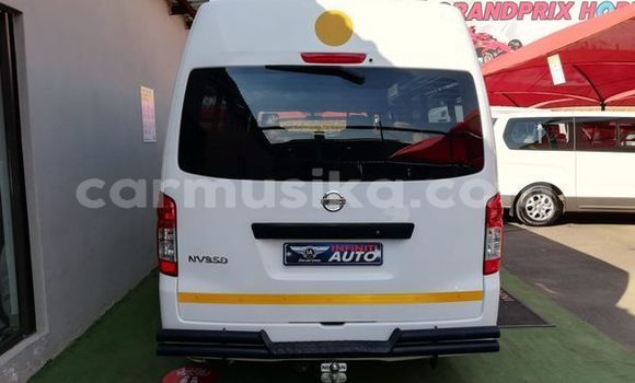 Tenga Tsaru Nissan Caravan Chena Mota in Beitbridge in Matabeleland South Tenga Tsaru Nissan Caravan Chena Mota in Beitbridge in Matabeleland South