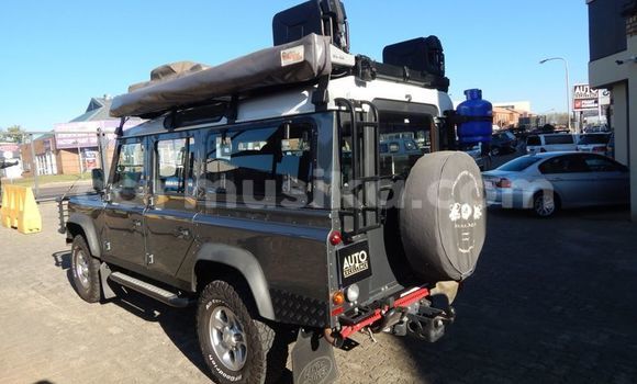 Nunua Ilio tumika Land Rover Defender Fedha Gari ndani ya Beitbridge nchini Matabeleland Kusini Nunua Ilio tumika Land Rover Defender Fedha Gari ndani ya Beitbridge nchini Matabeleland Kusini