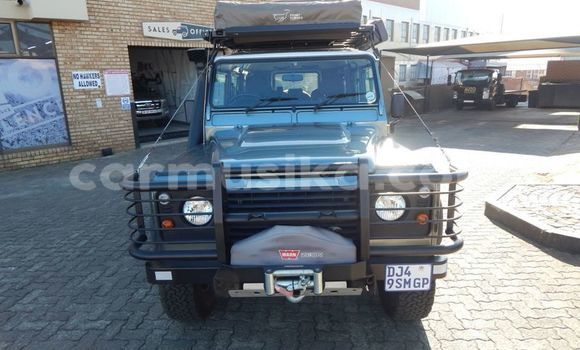 Nunua Ilio tumika Land Rover Defender Fedha Gari ndani ya Beitbridge nchini Matabeleland Kusini Nunua Ilio tumika Land Rover Defender Fedha Gari ndani ya Beitbridge nchini Matabeleland Kusini