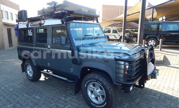 Nunua Ilio tumika Land Rover Defender Fedha Gari ndani ya Beitbridge nchini Matabeleland Kusini Nunua Ilio tumika Land Rover Defender Fedha Gari ndani ya Beitbridge nchini Matabeleland Kusini