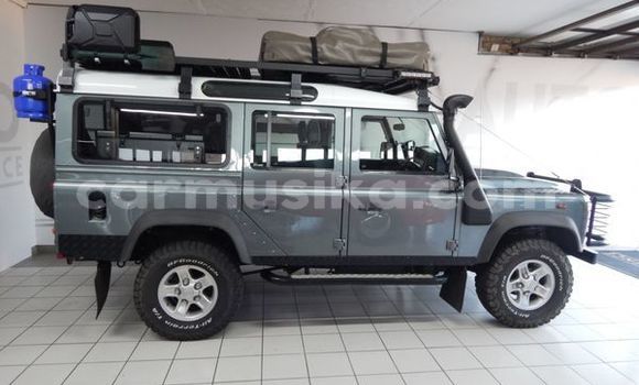 Nunua Ilio tumika Land Rover Defender Fedha Gari ndani ya Beitbridge nchini Matabeleland Kusini Nunua Ilio tumika Land Rover Defender Fedha Gari ndani ya Beitbridge nchini Matabeleland Kusini