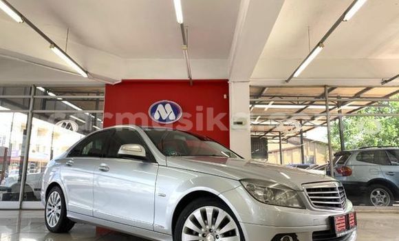 Tenga Tsaru Mercedes‒Benz C–Class Sirivha Mota in Beitbridge in Matabeleland South Tenga Tsaru Mercedes‒Benz C–Class Sirivha Mota in Beitbridge in Matabeleland South