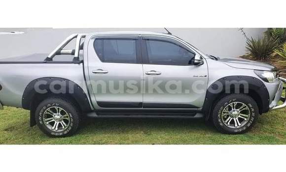 Tenga Tsaru Toyota Hilux Sirivha Mota in Beitbridge in Matabeleland South Tenga Tsaru Toyota Hilux Sirivha Mota in Beitbridge in Matabeleland South