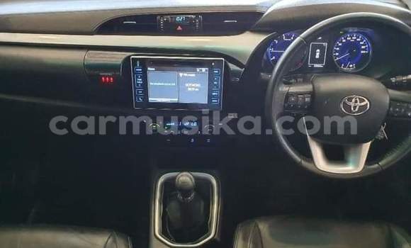 Buy Used Toyota Hilux Silver Car in Beitbridge in Matabeleland South Buy Used Toyota Hilux Silver Car in Beitbridge in Matabeleland South