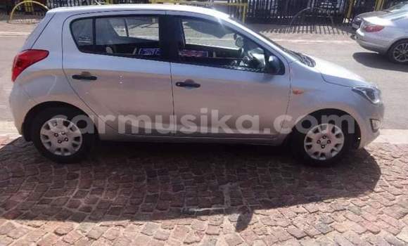 Buy Used Hyundai i20 Silver Car in Beitbridge in Matabeleland South Buy Used Hyundai i20 Silver Car in Beitbridge in Matabeleland South
