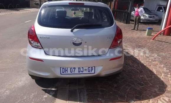 Buy Used Hyundai i20 Silver Car in Beitbridge in Matabeleland South Buy Used Hyundai i20 Silver Car in Beitbridge in Matabeleland South