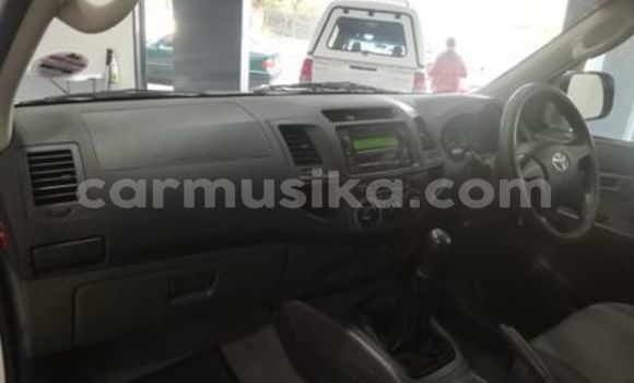 Acheter Occasion Voiture Toyota Hilux Blanc à Beitbridge, Matabeleland South Acheter Occasion Voiture Toyota Hilux Blanc à Beitbridge, Matabeleland South