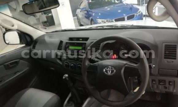 Acheter Occasion Voiture Toyota Hilux Blanc à Beitbridge, Matabeleland South Acheter Occasion Voiture Toyota Hilux Blanc à Beitbridge, Matabeleland South
