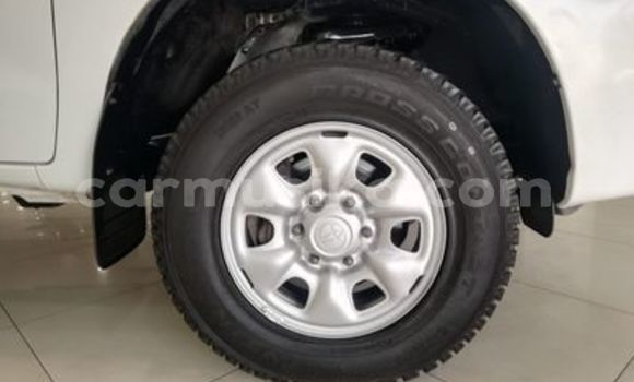 Acheter Occasion Voiture Toyota Hilux Blanc à Beitbridge, Matabeleland South Acheter Occasion Voiture Toyota Hilux Blanc à Beitbridge, Matabeleland South