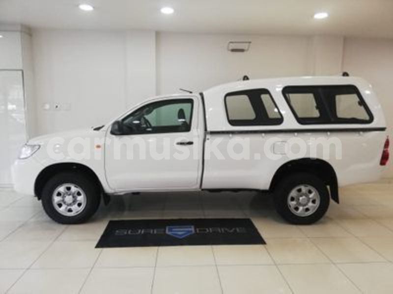 Big with watermark toyota hilux matabeleland south beitbridge 17282