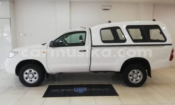 Acheter Occasion Voiture Toyota Hilux Blanc à Beitbridge, Matabeleland South Acheter Occasion Voiture Toyota Hilux Blanc à Beitbridge, Matabeleland South