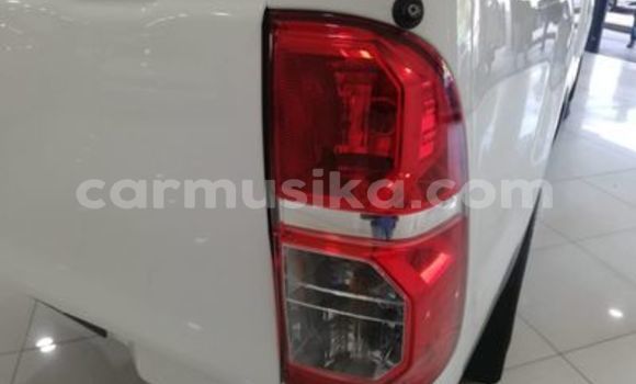 Acheter Occasion Voiture Toyota Hilux Blanc à Beitbridge, Matabeleland South Acheter Occasion Voiture Toyota Hilux Blanc à Beitbridge, Matabeleland South