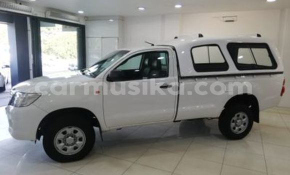 Acheter Occasion Voiture Toyota Hilux Blanc à Beitbridge, Matabeleland South Acheter Occasion Voiture Toyota Hilux Blanc à Beitbridge, Matabeleland South