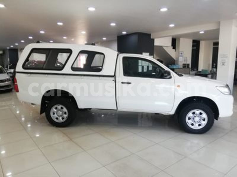 Big with watermark toyota hilux matabeleland south beitbridge 17282