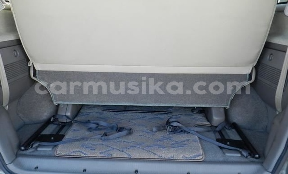 Nunua Ilio tumika Toyota Granvia Nyeupe Gari ndani ya Beitbridge nchini Matabeleland Kusini Nunua Ilio tumika Toyota Granvia Nyeupe Gari ndani ya Beitbridge nchini Matabeleland Kusini