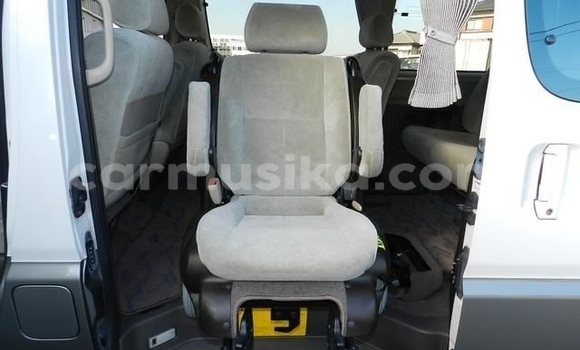 Nunua Ilio tumika Toyota Granvia Nyeupe Gari ndani ya Beitbridge nchini Matabeleland Kusini Nunua Ilio tumika Toyota Granvia Nyeupe Gari ndani ya Beitbridge nchini Matabeleland Kusini