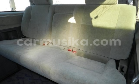 Nunua Ilio tumika Toyota Granvia Nyeupe Gari ndani ya Beitbridge nchini Matabeleland Kusini Nunua Ilio tumika Toyota Granvia Nyeupe Gari ndani ya Beitbridge nchini Matabeleland Kusini