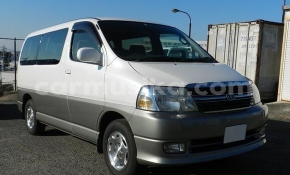 Nunua Ilio tumika Toyota Granvia Nyeupe Gari ndani ya Beitbridge nchini Matabeleland Kusini Nunua Ilio tumika Toyota Granvia Nyeupe Gari ndani ya Beitbridge nchini Matabeleland Kusini