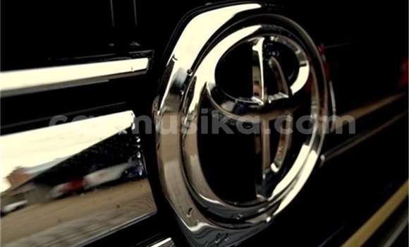 Acheter Occasion Voiture Toyota Land Cruiser Beige à Beitbridge, Matabeleland South Acheter Occasion Voiture Toyota Land Cruiser Beige à Beitbridge, Matabeleland South