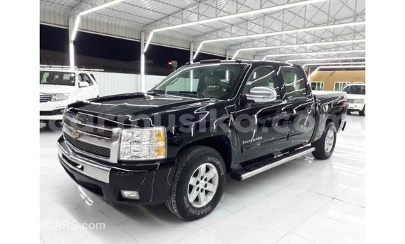 Nunua Imported Chevrolet Silverado Nyeusi Gari ndani ya Import - Dubai nchini Harare Nunua Imported Chevrolet Silverado Nyeusi Gari ndani ya Import - Dubai nchini Harare