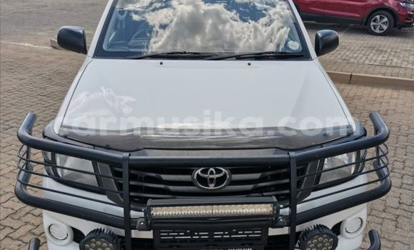 Acheter Occasion Voiture Toyota Hilux Blanc à Beitbridge, Matabeleland South Acheter Occasion Voiture Toyota Hilux Blanc à Beitbridge, Matabeleland South