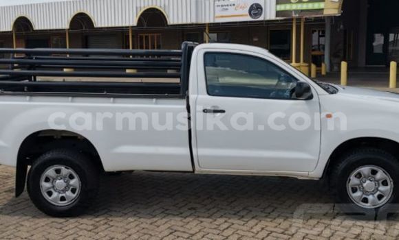 Acheter Occasion Voiture Toyota Hilux Blanc à Beitbridge, Matabeleland South Acheter Occasion Voiture Toyota Hilux Blanc à Beitbridge, Matabeleland South