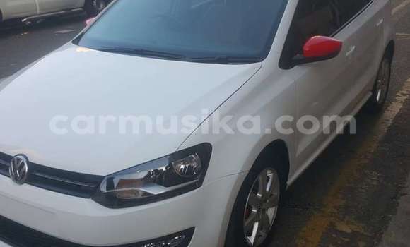Acheter Occasion Voiture Volkswagen Polo Blanc à Beitbridge, Matabeleland South Acheter Occasion Voiture Volkswagen Polo Blanc à Beitbridge, Matabeleland South