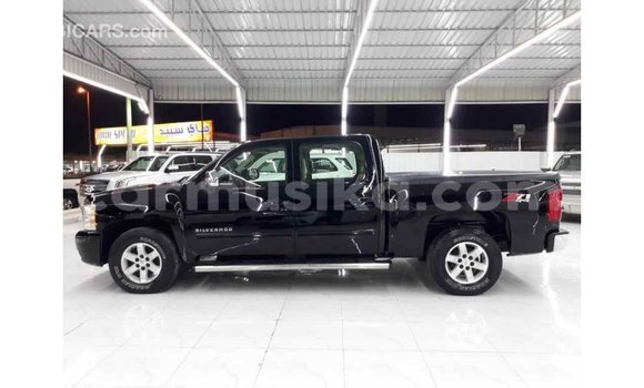 Nunua Imported Chevrolet Silverado Nyeusi Gari ndani ya Import - Dubai nchini Harare Nunua Imported Chevrolet Silverado Nyeusi Gari ndani ya Import - Dubai nchini Harare