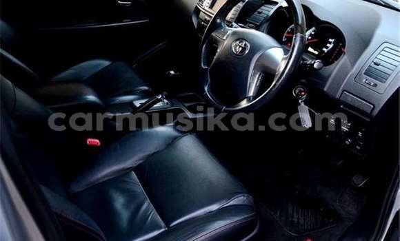 Acheter Occasion Voiture Toyota Fortuner Gris à Beitbridge, Matabeleland South Acheter Occasion Voiture Toyota Fortuner Gris à Beitbridge, Matabeleland South