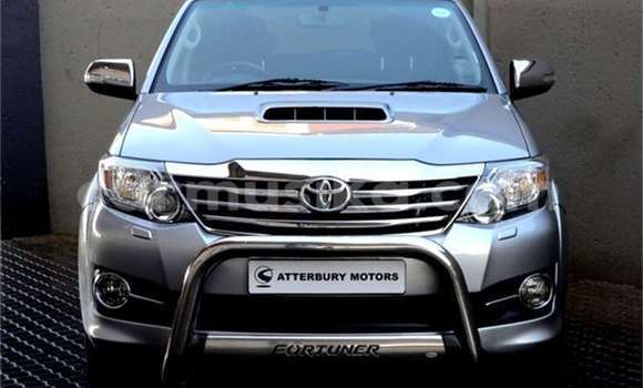 Acheter Occasion Voiture Toyota Fortuner Gris à Beitbridge, Matabeleland South Acheter Occasion Voiture Toyota Fortuner Gris à Beitbridge, Matabeleland South