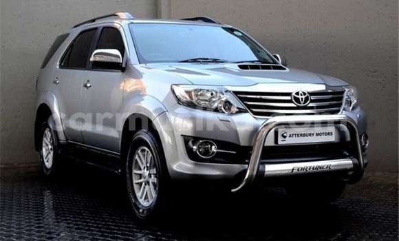 Acheter Occasion Voiture Toyota Fortuner Gris à Beitbridge, Matabeleland South Acheter Occasion Voiture Toyota Fortuner Gris à Beitbridge, Matabeleland South