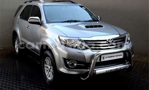 Acheter Occasion Voiture Toyota Fortuner Gris à Beitbridge, Matabeleland South Acheter Occasion Voiture Toyota Fortuner Gris à Beitbridge, Matabeleland South