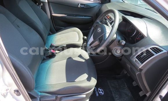 Buy Used Hyundai i20 Silver Car in Beitbridge in Matabeleland South Buy Used Hyundai i20 Silver Car in Beitbridge in Matabeleland South