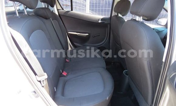 Buy Used Hyundai i20 Silver Car in Beitbridge in Matabeleland South Buy Used Hyundai i20 Silver Car in Beitbridge in Matabeleland South