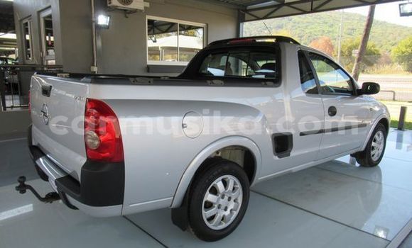 Nunua Ilio tumika Opel Corsa Fedha Gari ndani ya Beitbridge nchini Matabeleland Kusini Nunua Ilio tumika Opel Corsa Fedha Gari ndani ya Beitbridge nchini Matabeleland Kusini