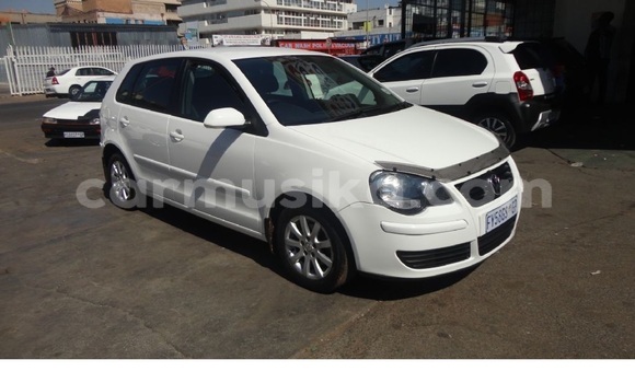 Tenga Tsaru Toyota Comfort Chena Mota in Bindura in Mashonaland yePakati