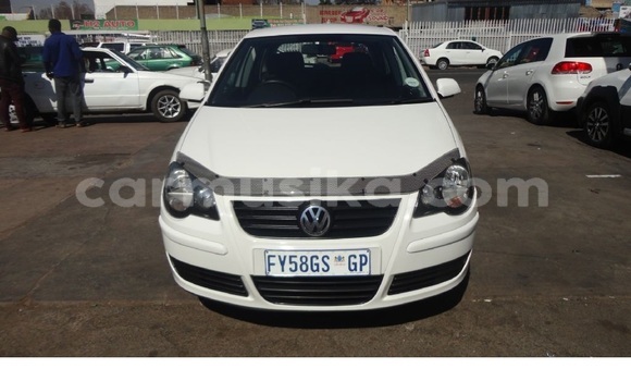 Tenga Tsaru Toyota Comfort Chena Mota in Bindura in Mashonaland yePakati Tenga Tsaru Toyota Comfort Chena Mota in Bindura in Mashonaland yePakati