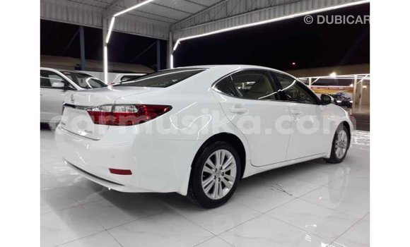 Nunua Imported Lexus ES Nyeupe Gari ndani ya Import - Dubai nchini Harare Nunua Imported Lexus ES Nyeupe Gari ndani ya Import - Dubai nchini Harare