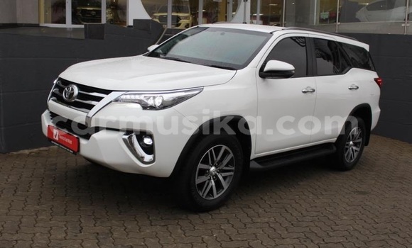 Tenga Tsaru Toyota Fortuner Chena Mota in Chinhoyi in Dunhu reMashonaland yeMadokero Tenga Tsaru Toyota Fortuner Chena Mota in Chinhoyi in Dunhu reMashonaland yeMadokero