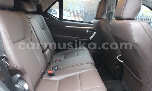 Tenga Tsaru Toyota Fortuner Chena Mota in Chinhoyi in Dunhu reMashonaland yeMadokero Tenga Tsaru Toyota Fortuner Chena Mota in Chinhoyi in Dunhu reMashonaland yeMadokero