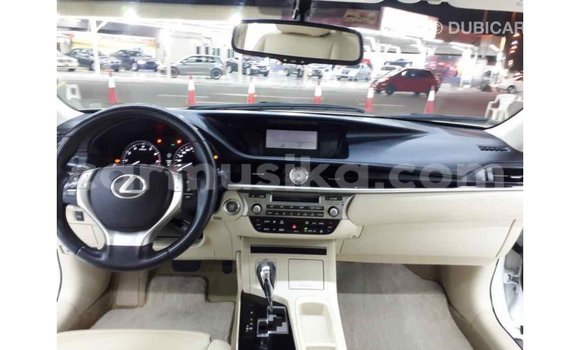Nunua Imported Lexus ES Nyeupe Gari ndani ya Import - Dubai nchini Harare Nunua Imported Lexus ES Nyeupe Gari ndani ya Import - Dubai nchini Harare