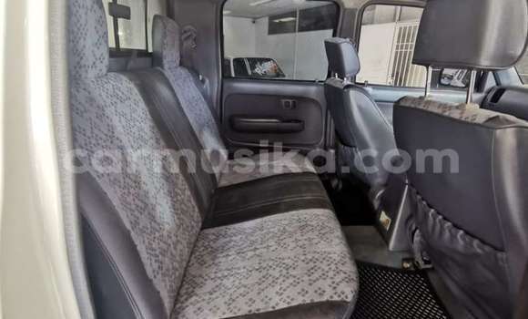 Tenga Tsaru Toyota Hilux Chena Mota in Beitbridge in Matabeleland South Tenga Tsaru Toyota Hilux Chena Mota in Beitbridge in Matabeleland South