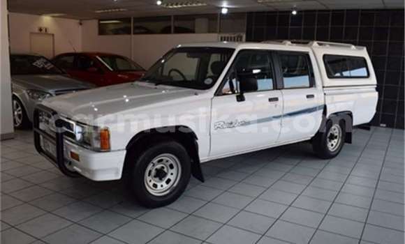 Acheter Occasion Voiture Toyota Hilux Blanc à Beitbridge, Matabeleland South Acheter Occasion Voiture Toyota Hilux Blanc à Beitbridge, Matabeleland South