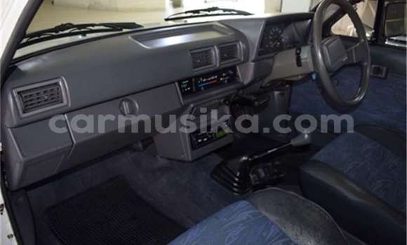 Acheter Occasion Voiture Toyota Hilux Blanc à Beitbridge, Matabeleland South Acheter Occasion Voiture Toyota Hilux Blanc à Beitbridge, Matabeleland South