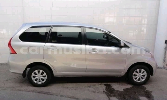Acheter Occasion Voiture Toyota Avanza Gris à Beitbridge, Matabeleland South Acheter Occasion Voiture Toyota Avanza Gris à Beitbridge, Matabeleland South