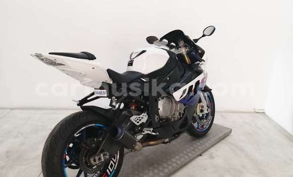 Nunua Ilio tumika BMW K 1200 Nyeupe Bike ndani ya Beitbridge nchini Matabeleland Kusini