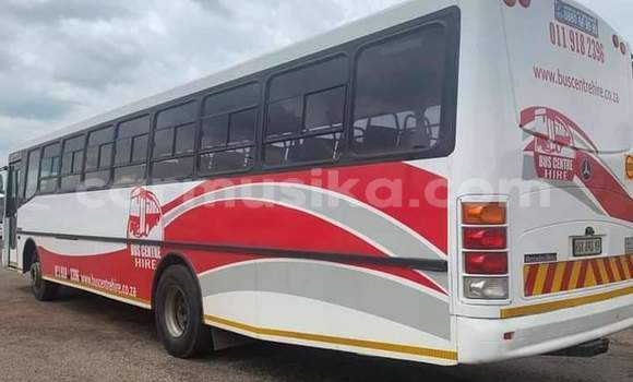 Acheter Occasion Voiture Mercedes‒Benz 300–Series Blanc à Beitbridge, Matabeleland South Acheter Occasion Voiture Mercedes‒Benz 300–Series Blanc à Beitbridge, Matabeleland South