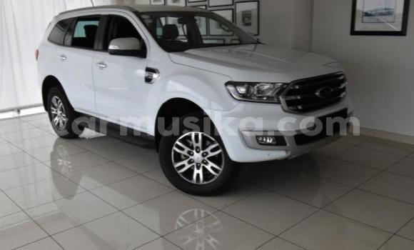 Nunua Ilio tumika Ford Everest Nyeupe Gari ndani ya Beitbridge nchini Matabeleland Kusini